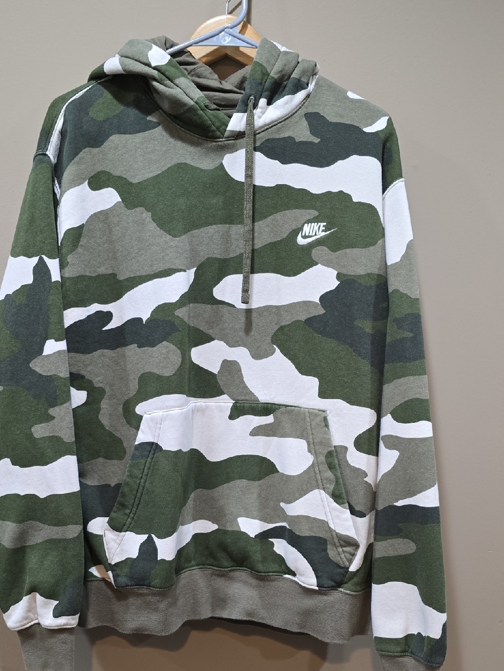 Nike Camouflage Pullover Hoodie in Green, White, Olive